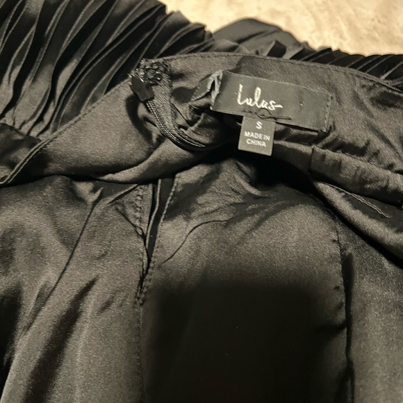 NWOT Lulus pleated halter neck cut out open back maxi dress silky long - Picture 5 of 6